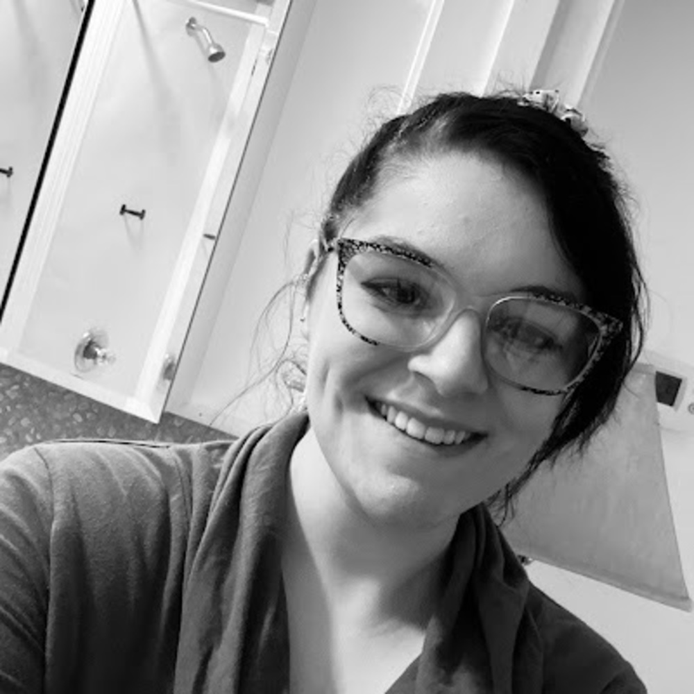 Meet your Posher, Holly